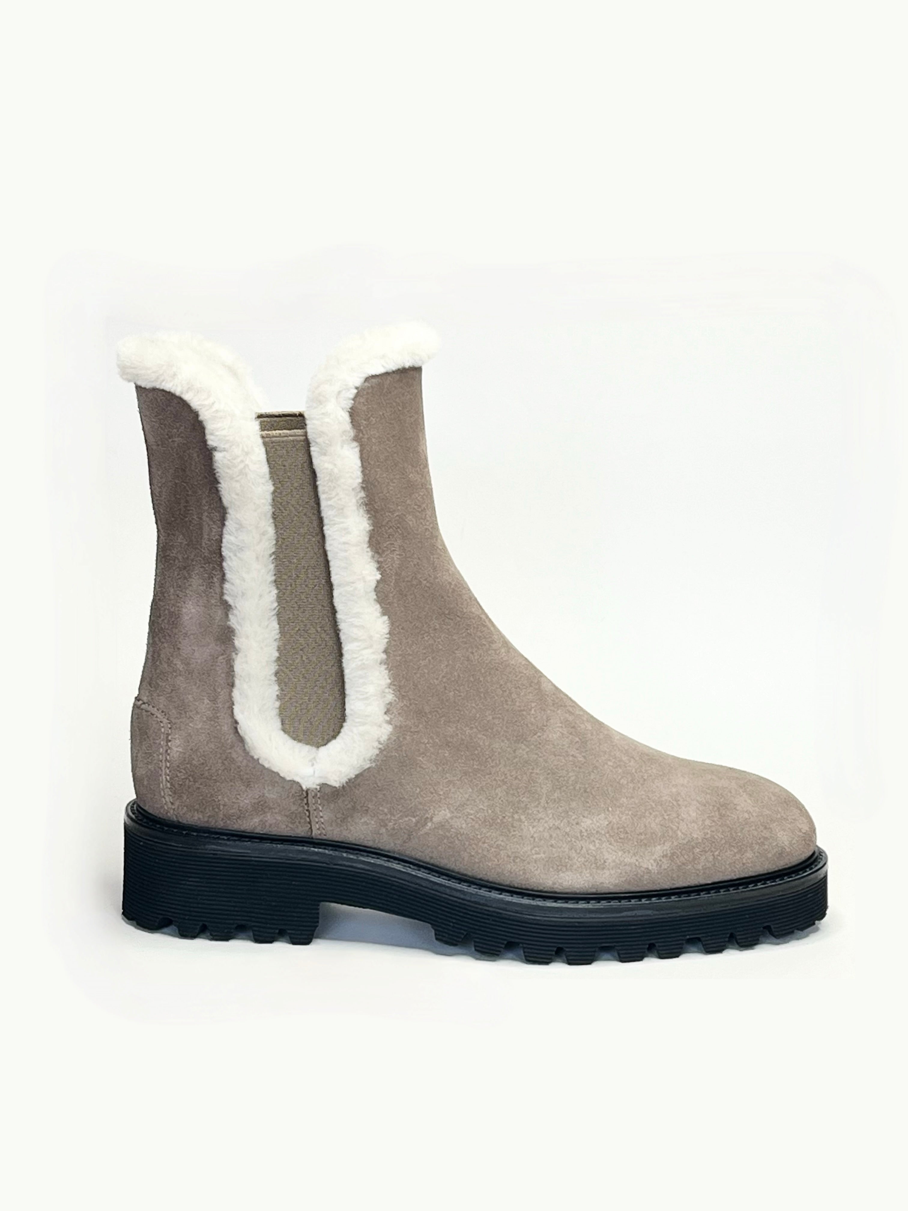 Cadence chelsea boot online